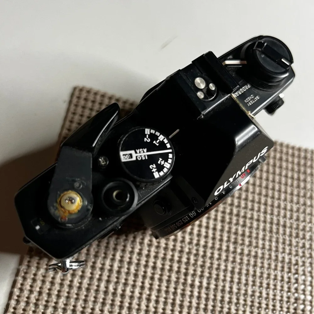 Olympus OM-2S Program 35mm SLR Film Camera Body Black For Parts Repair